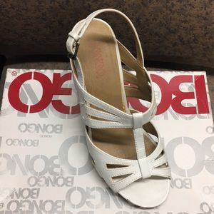 Size 6 white Bongo Sandals